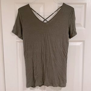 Casual v-neck criss crossed shirt